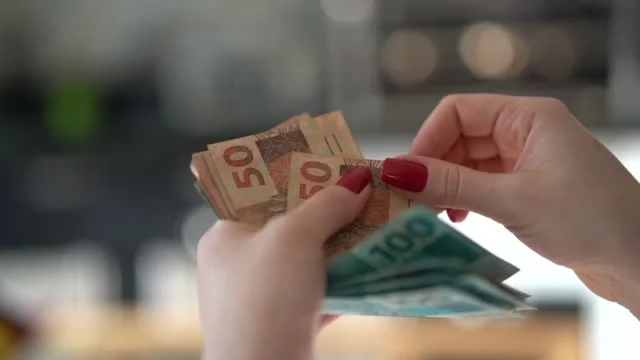 Salário dos colaboradores: Como calcular?